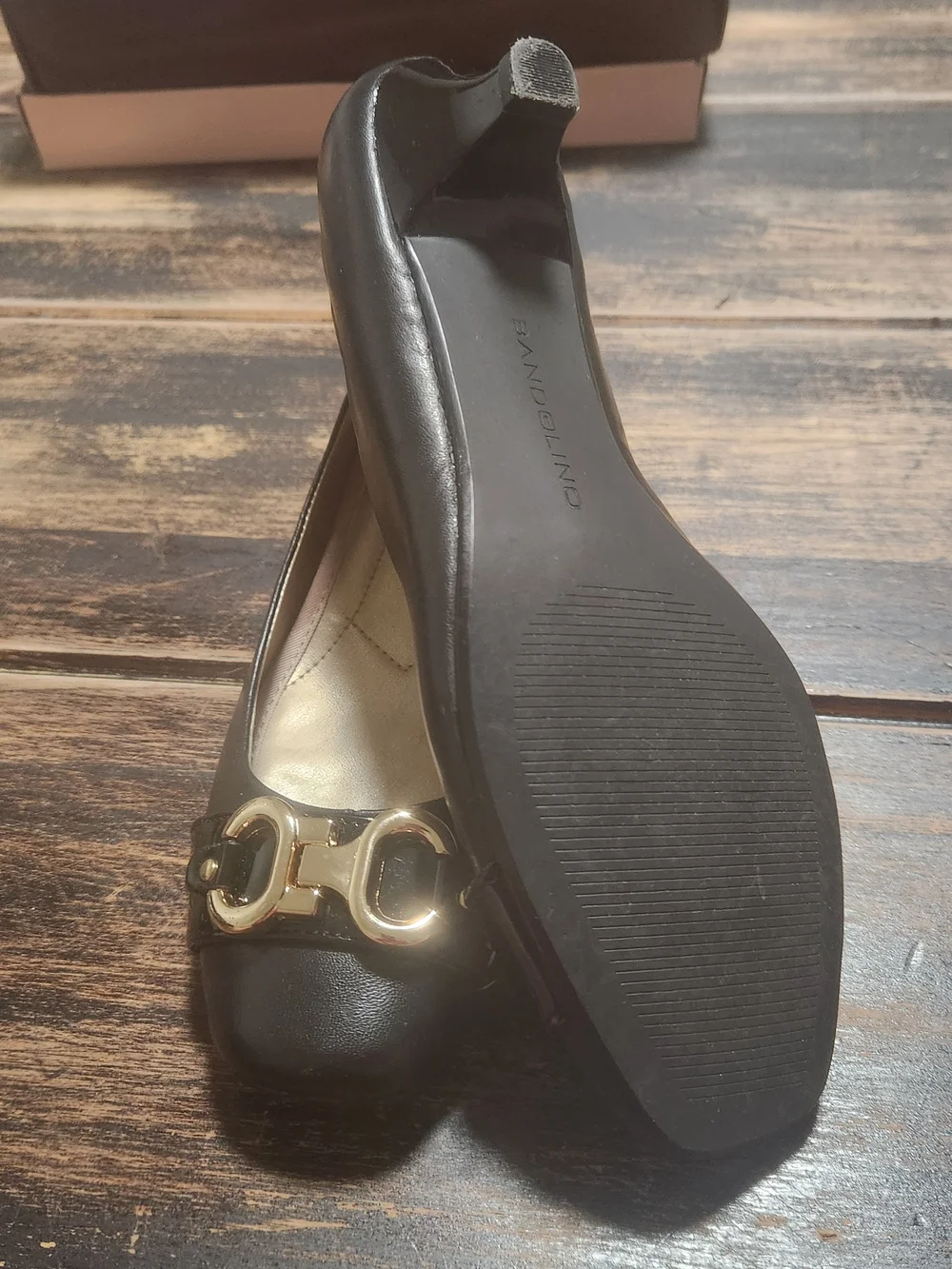 Bandolino Louise Black Dress Pumps with Gold Buckle - Size 7.5 (EUC)